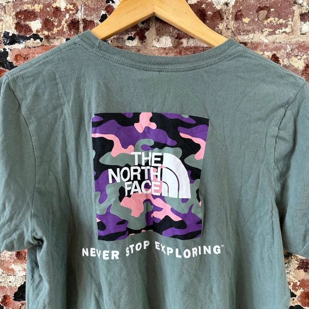 The North Face Top T-shirt Women's Medium Short Sleeve Green Camo logo - Picture 2 of 11